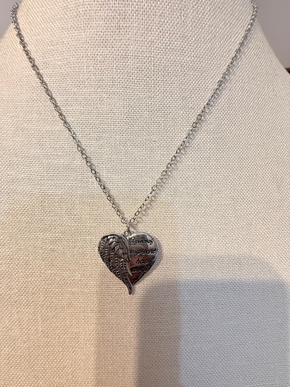 Vintage Angel Wing Heart Pendant Necklace 18”